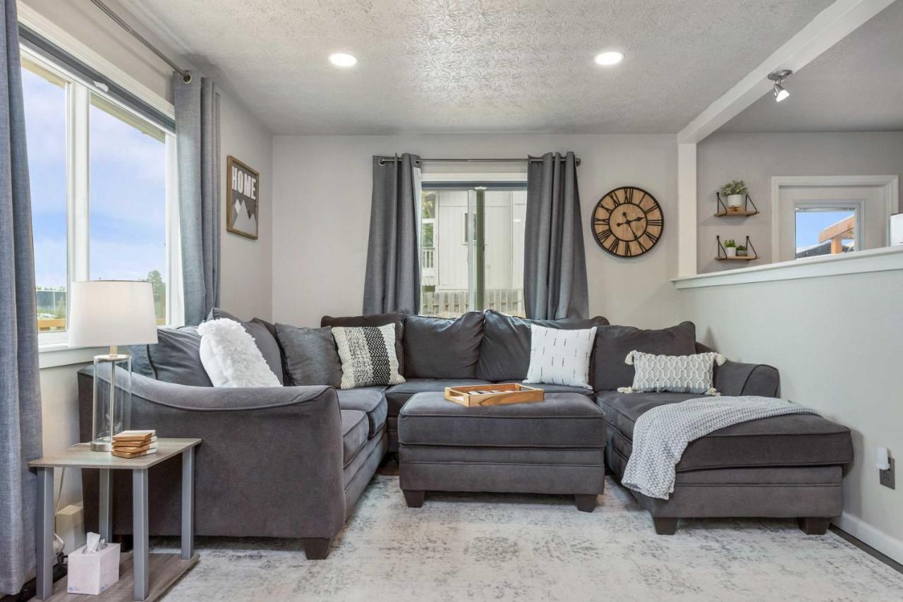 Updated Townhome Near Airport And Shopping! Anchorage Kültér fotó